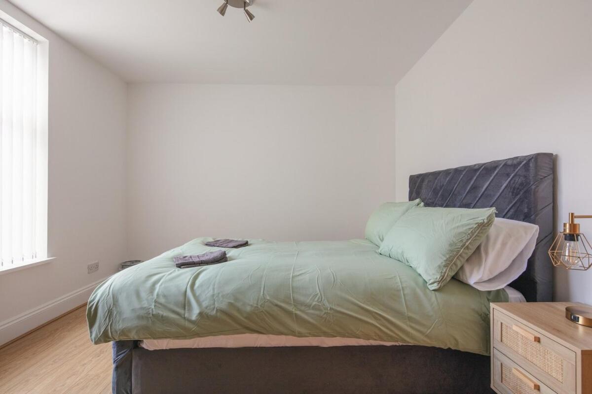 Spacious 3 Bedroom Home With Ps5 And Pool Table Near O2 Arena Canary Wharf And Elizabeth Line To Central Londen Buitenkant foto