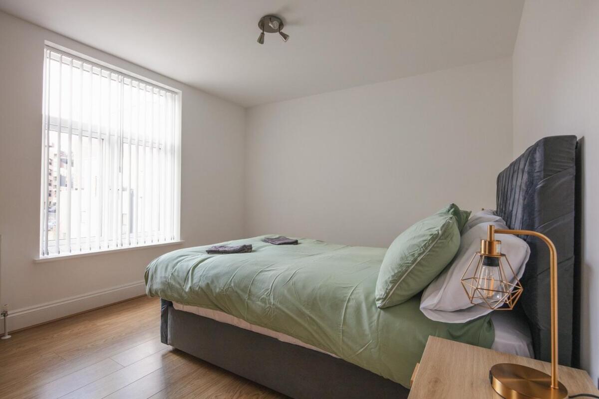 Spacious 3 Bedroom Home With Ps5 And Pool Table Near O2 Arena Canary Wharf And Elizabeth Line To Central Londen Buitenkant foto